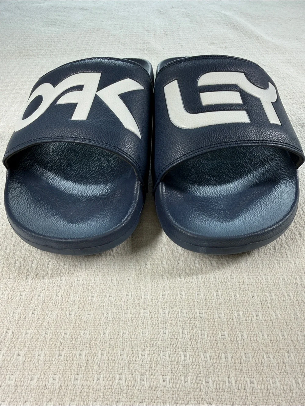 Oakley navy blue and white rubber slides size 14